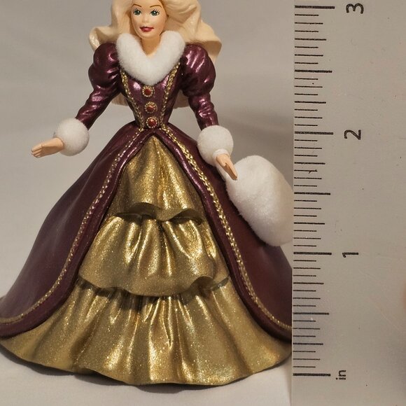 Hallmark Keepsake Ornament - Holiday Barbie 1996 - Picture 7 of 7